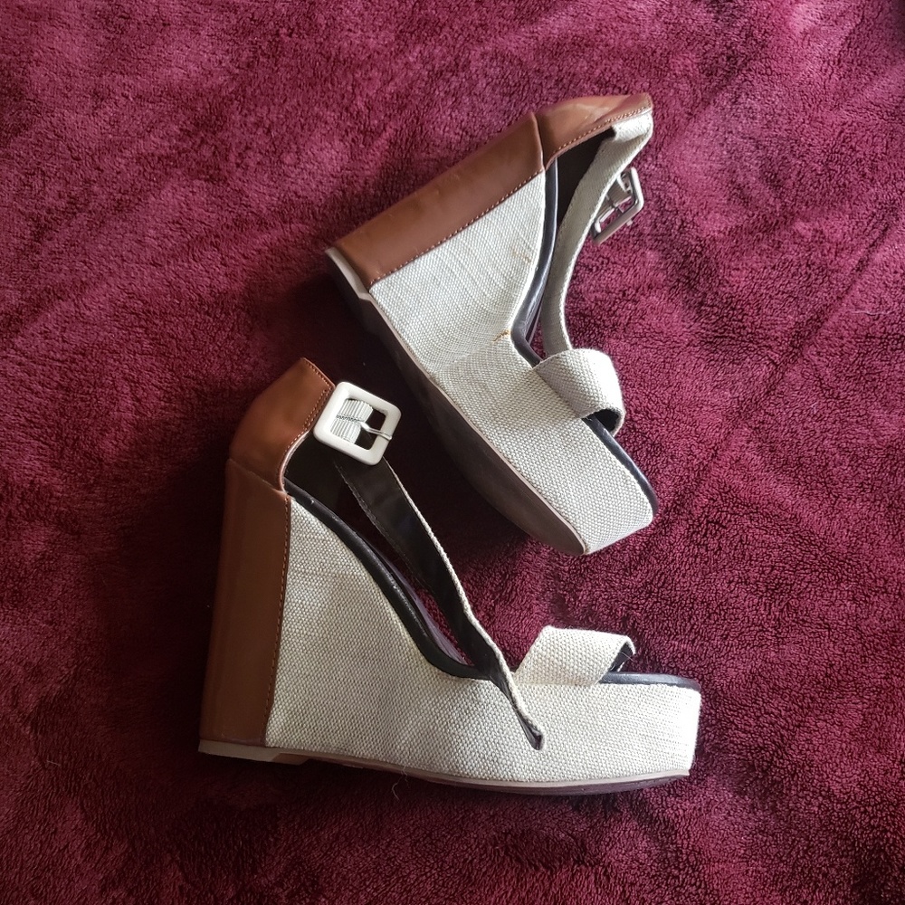 QUPID 5.5 inch Ankle Strap Heels size 9